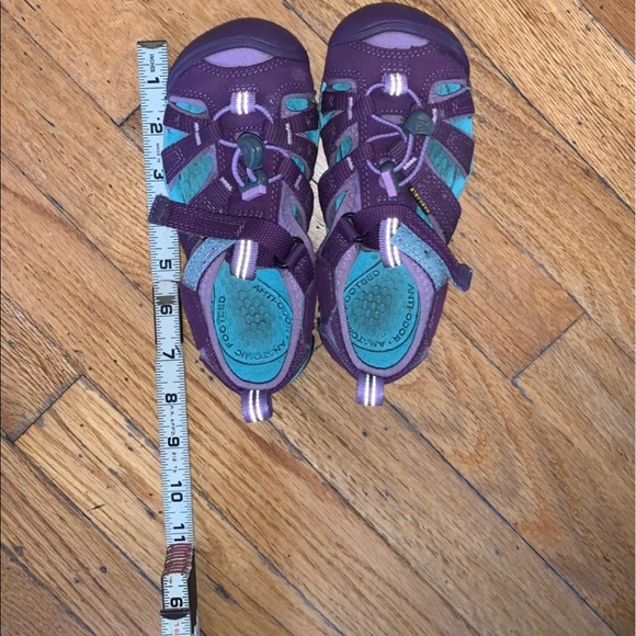 Girls Youth Keens - Picture 8 of 9